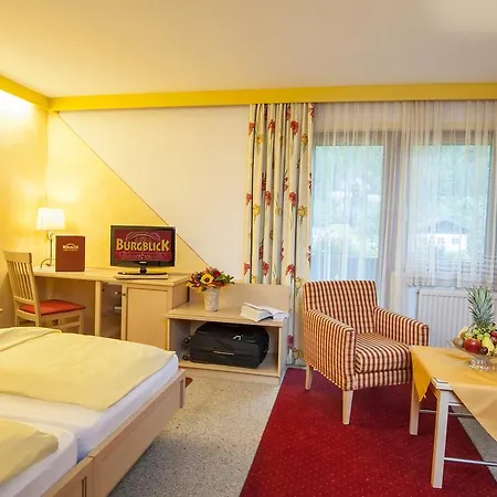 Hotel-restaurant Burgblick ホテル 3*