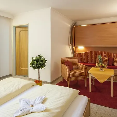 ホテル Hotel-restaurant Burgblick 3*