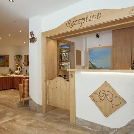 Hotel-restaurant Burgblick ホテル 3*
