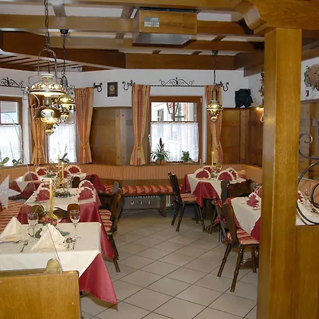 Hotel-restaurant Burgblick ホテル