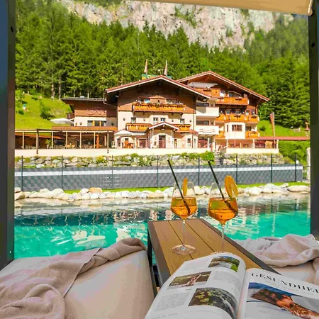 ホテル Hotel-restaurant Burgblick